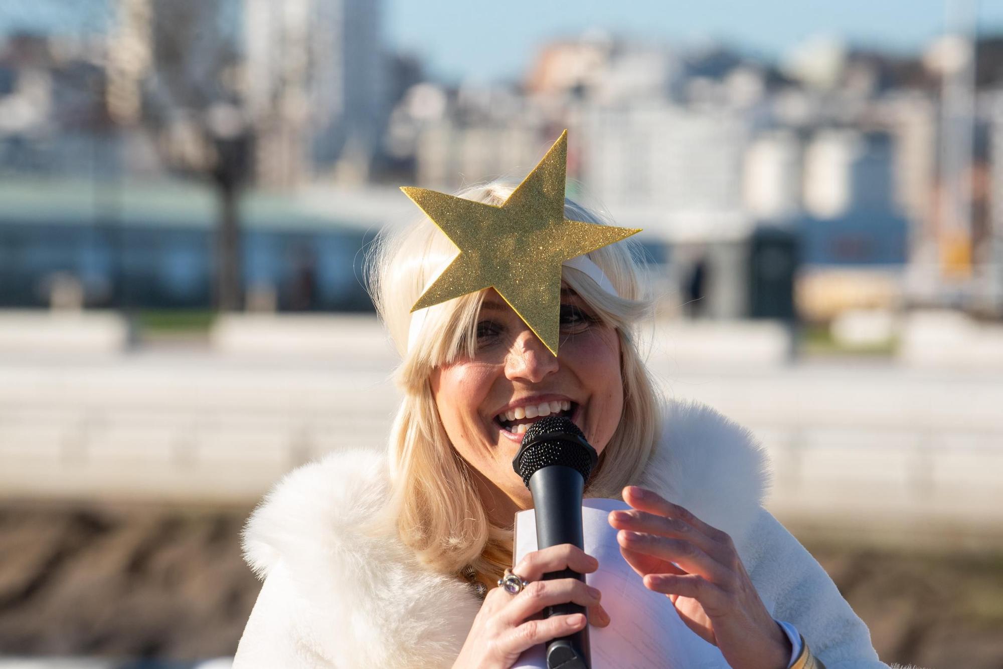 A Coruña desafía al frío y al mar para visibilizar la ELA