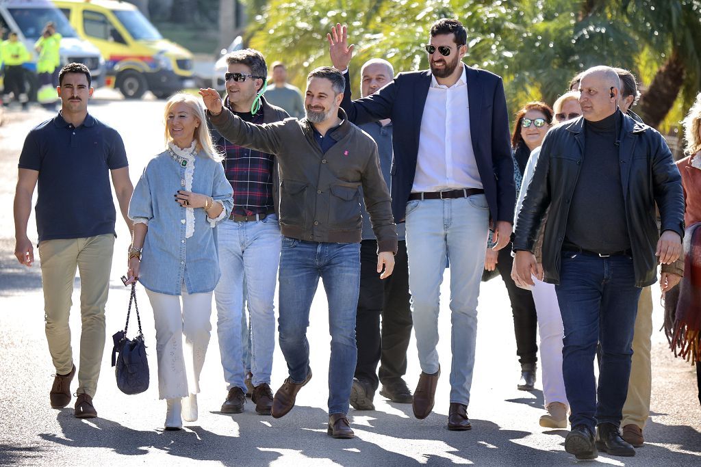 Todas las imágenes de la visita de Santiago Abascal en Murcia este domingo
