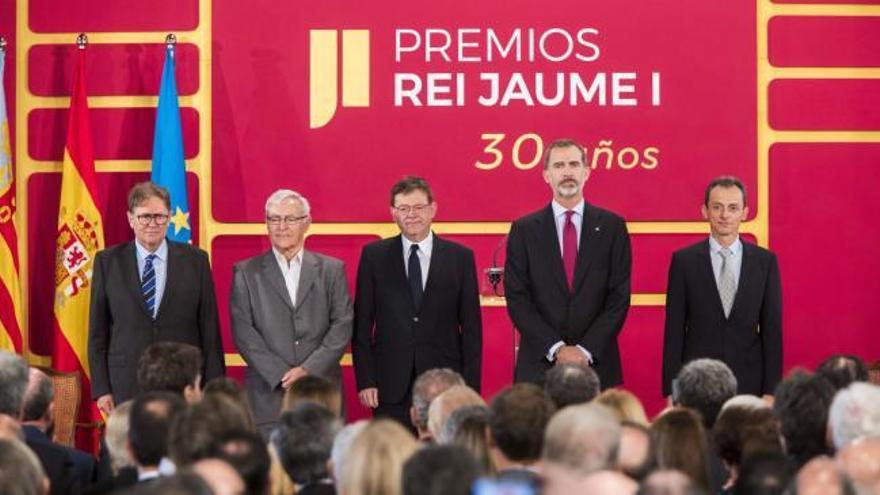 Ceremonia de entrega de los premios Jaume I en la Lonja de València