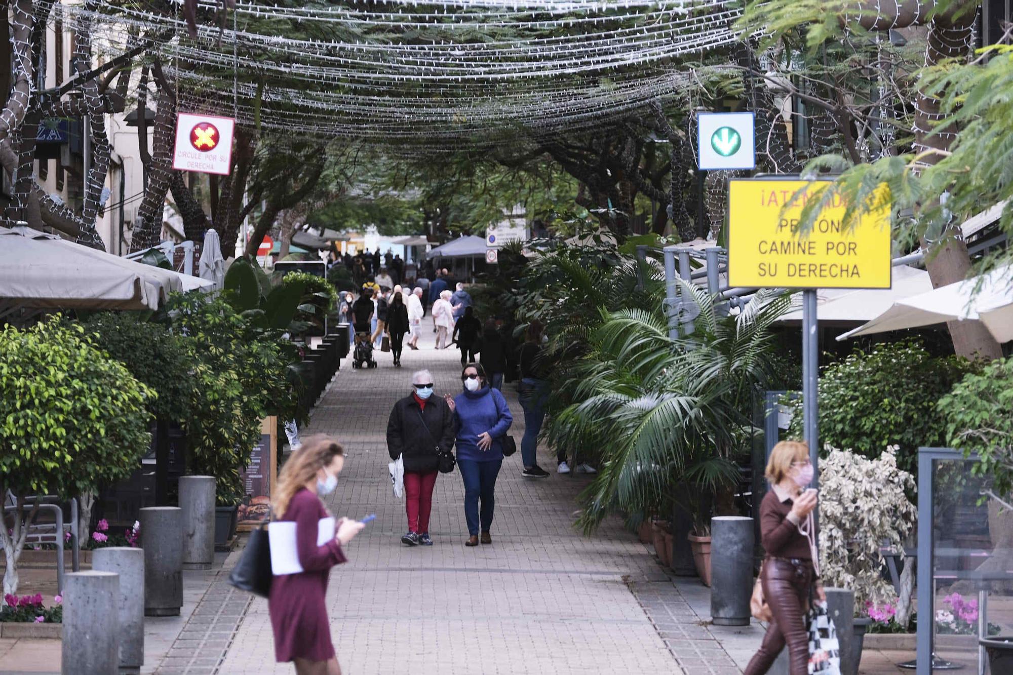 Paseo covid en Santa Cruz de Tenerife