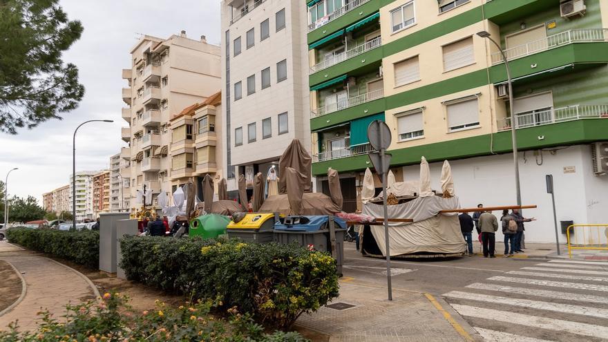 Así traslada la Semana Santa de Gandia sus imágenes para las procesiones