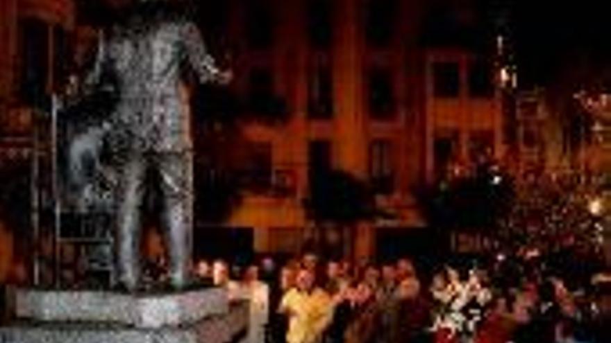 El mundo del flamenco recuerda al Porrina en la plaza de la Soledad