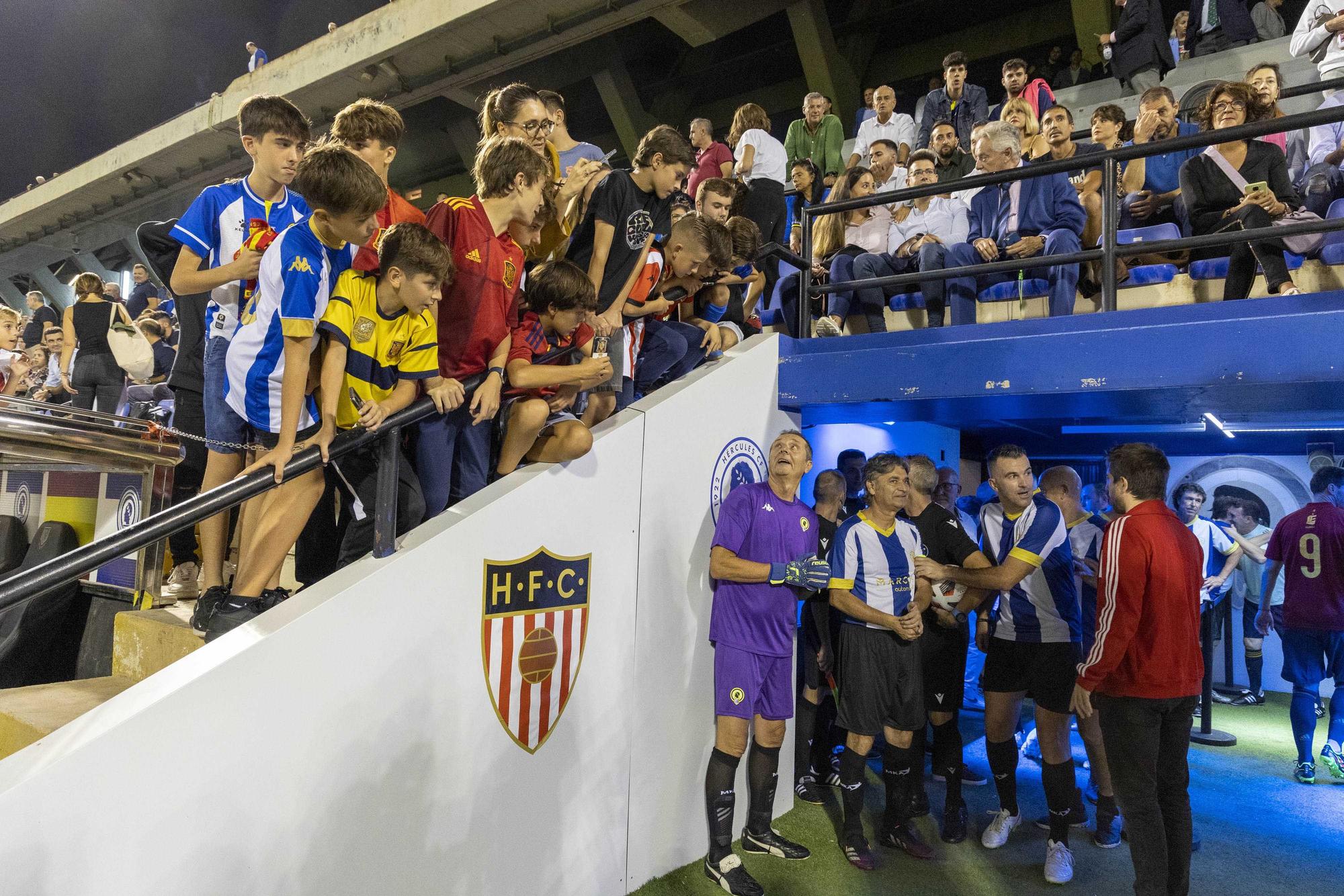 Leyendas del Hércules frente a leyendas de la Selección Española: Las imágenes del partido del Centenario