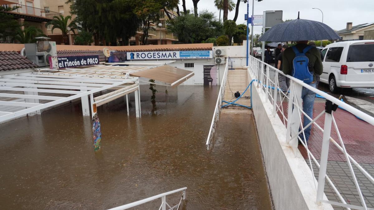 Vídeo: Hosteleros y empresarios de Benicàssim, desolados por la lluvia