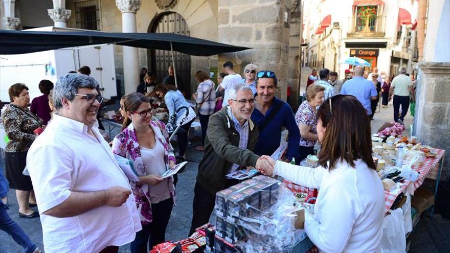 Llamazares: «El 26-M, Extremadura se juega un cambio sensato»