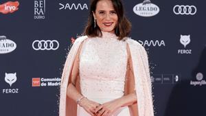 La actriz Aitana Sánchez-Gijón posa en la alfombra roja previa a la gala de la XI edición de los Premios Feroz, en el Palacio de Vistalegre, a 26 de enero de 2024, en Madrid (España).