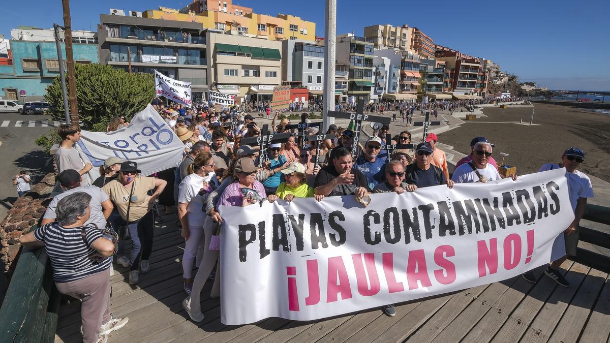 Manifestación en Melenara contra la piscifactorías
