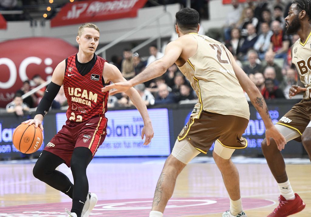 Todas las imágenes del partido del UCAM Murcia contra el Bàsquet Girona