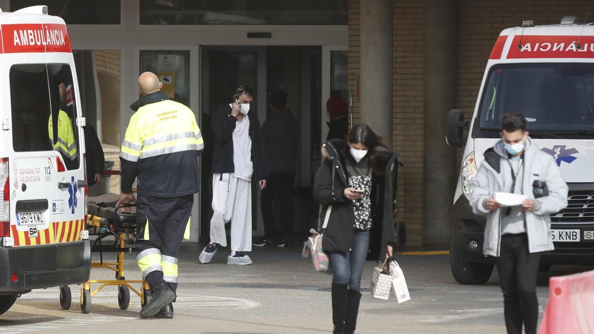 Entrada al servicio de Urgencias del Hospital General de Castellón.