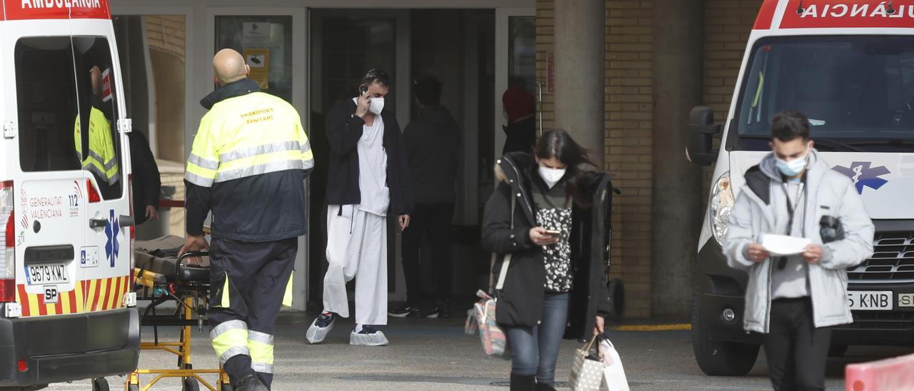 Entrada al servicio de Urgencias del Hospital General de Castellón.