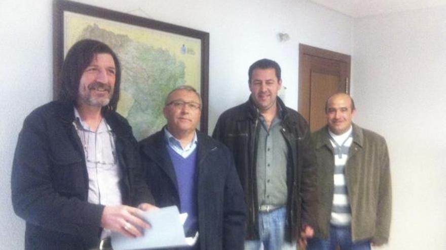 Claudio José Delgado, José Ramos San Primitivo, Juan Carlos Bueno y José Ángel Fernández en la reunión de ayer.