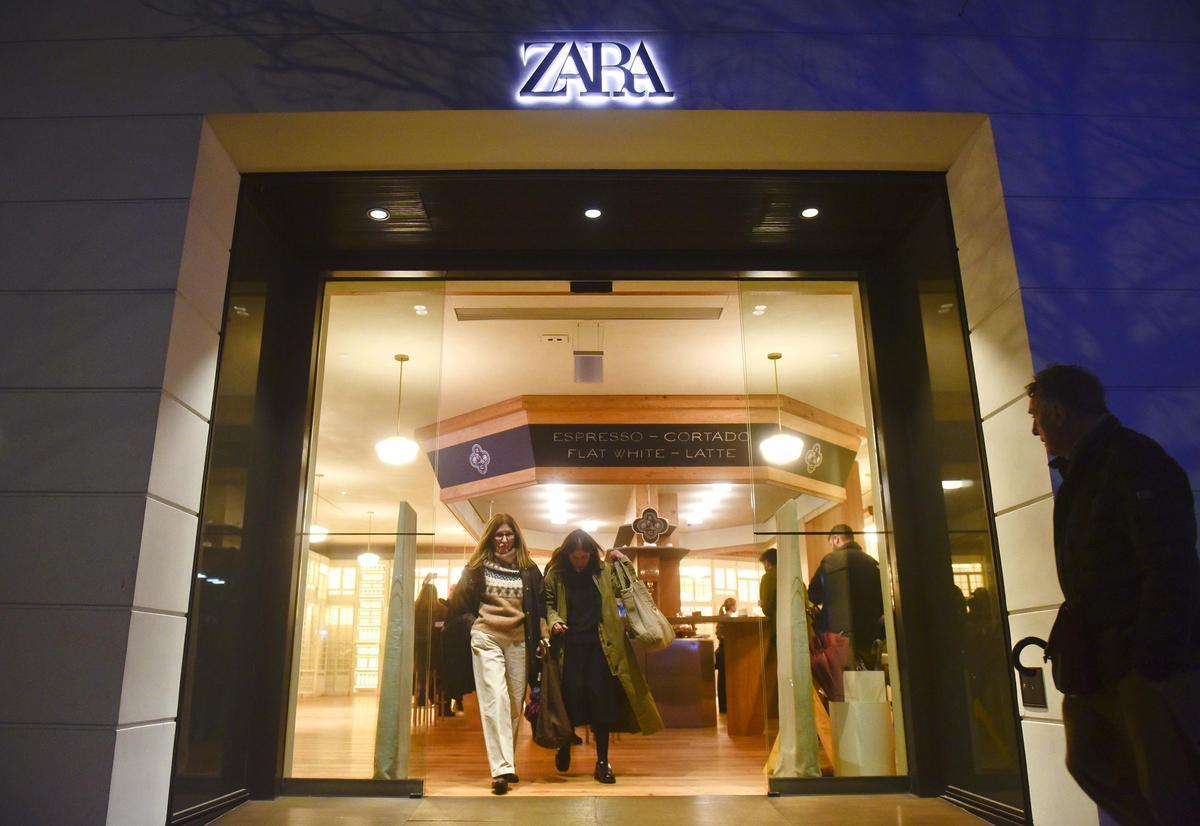 La primera tienda de Zara en Juan Flórez da su adiós definitivo