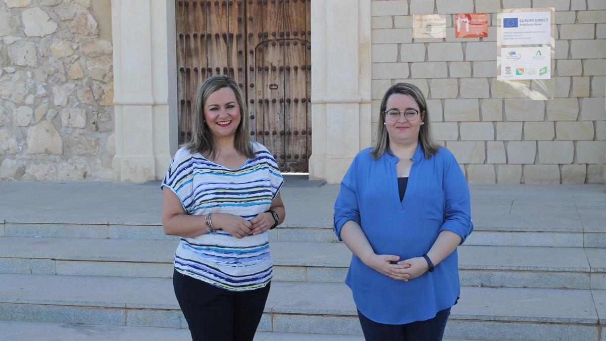 María Jesús Serrano y Almudena Sevillano, del PSOE de Baena.