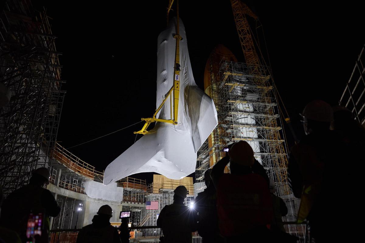 El transbordador Endeavour se instala en California para ser expuesto