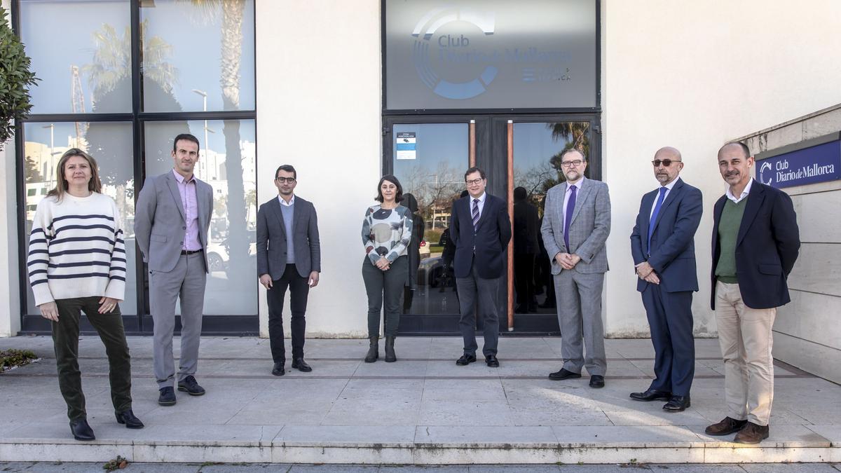 De izq a dcha, Vanessa Abad, moderadora del debate; Jordi Mora, presidente de PIMEM; Miquel Company, conseller de Fondos Europeos; Marisa Goñi, directora de Diario de Mallorca; Antonio Viader, director de la oficina de Fondos Europeos de la CAEB; Tomeu Matemales y Paco Sales, de Banco Sabadell y Sebastián Oliver, gerente de Diario de Mallorca.