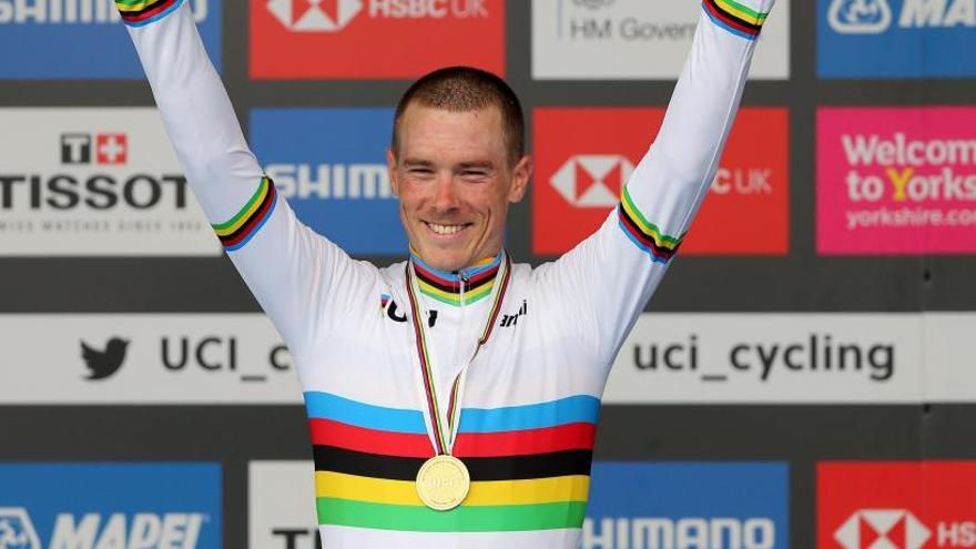 Dennis supera a Evenepoel y reedita su oro mundial de contrarreloj individual