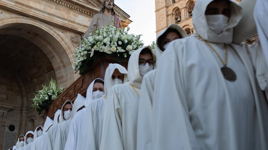 GALERÍA | Las mejores imágenes de la procesión de Luz y Vida