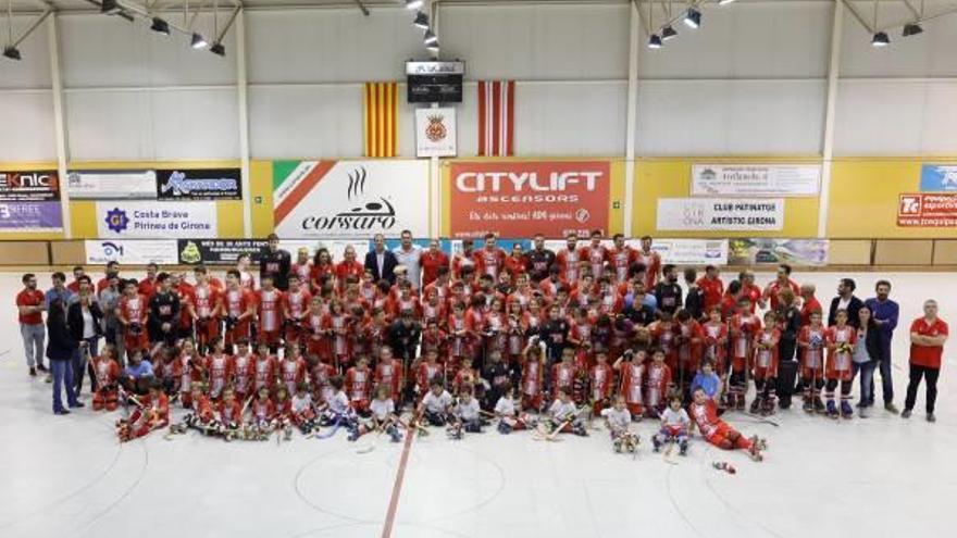 La presentació dels equips del Girona CH, abans del partit.