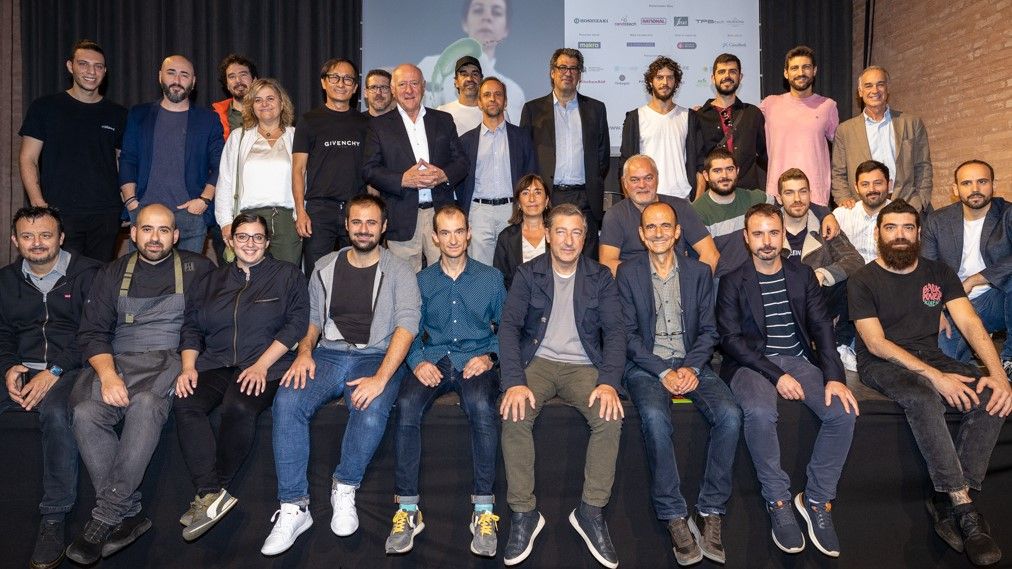 Varios de los cocineros que participarán en el Gastronomic Forum Barcelona, en la presentación de este lunes.