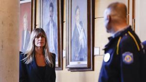 MADRID, 13/11/2024.- Begoña Gómez, esposa del presidente del gobierno Pedro Sánchez, llega para comparecer en la primera sesión de la comisión de investigación impulsada por el PP para dilucidar si tuvo tratos de favor por la Universidad Complutense para la creación de su cátedra, este miércoles en la Asamblea de Madrid. Gómez se ha acogido este miércoles a su derecho a no declarar en la citada comisión. EFE/Javier Lizón