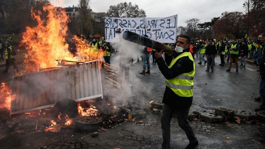 Las protestas en París de este sábado acabaron con graves disturbios