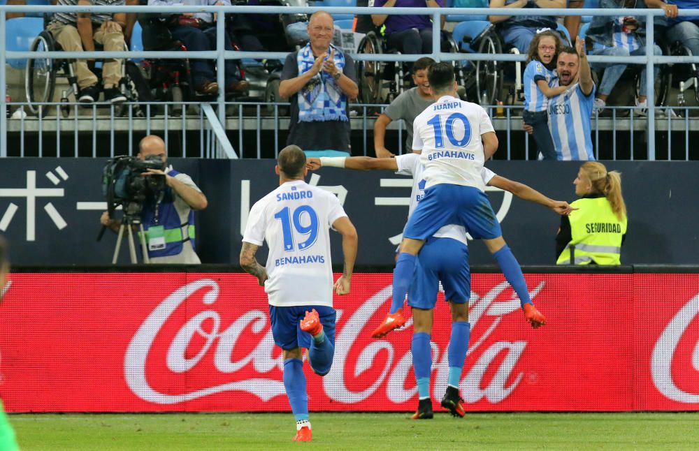 El conjunto de Juande Ramos remonta y logra su primera victoria en la liga.