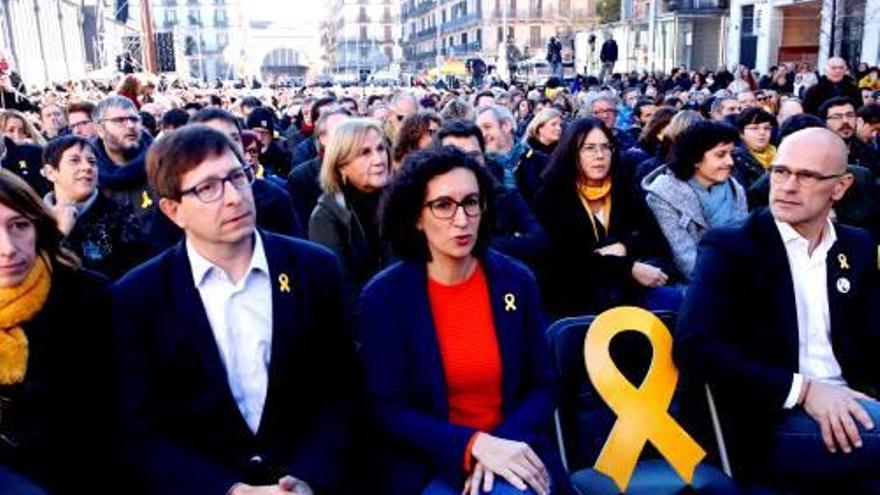 Mundó, Rovira i Romeva, amb la cadira buida de Junqueras.