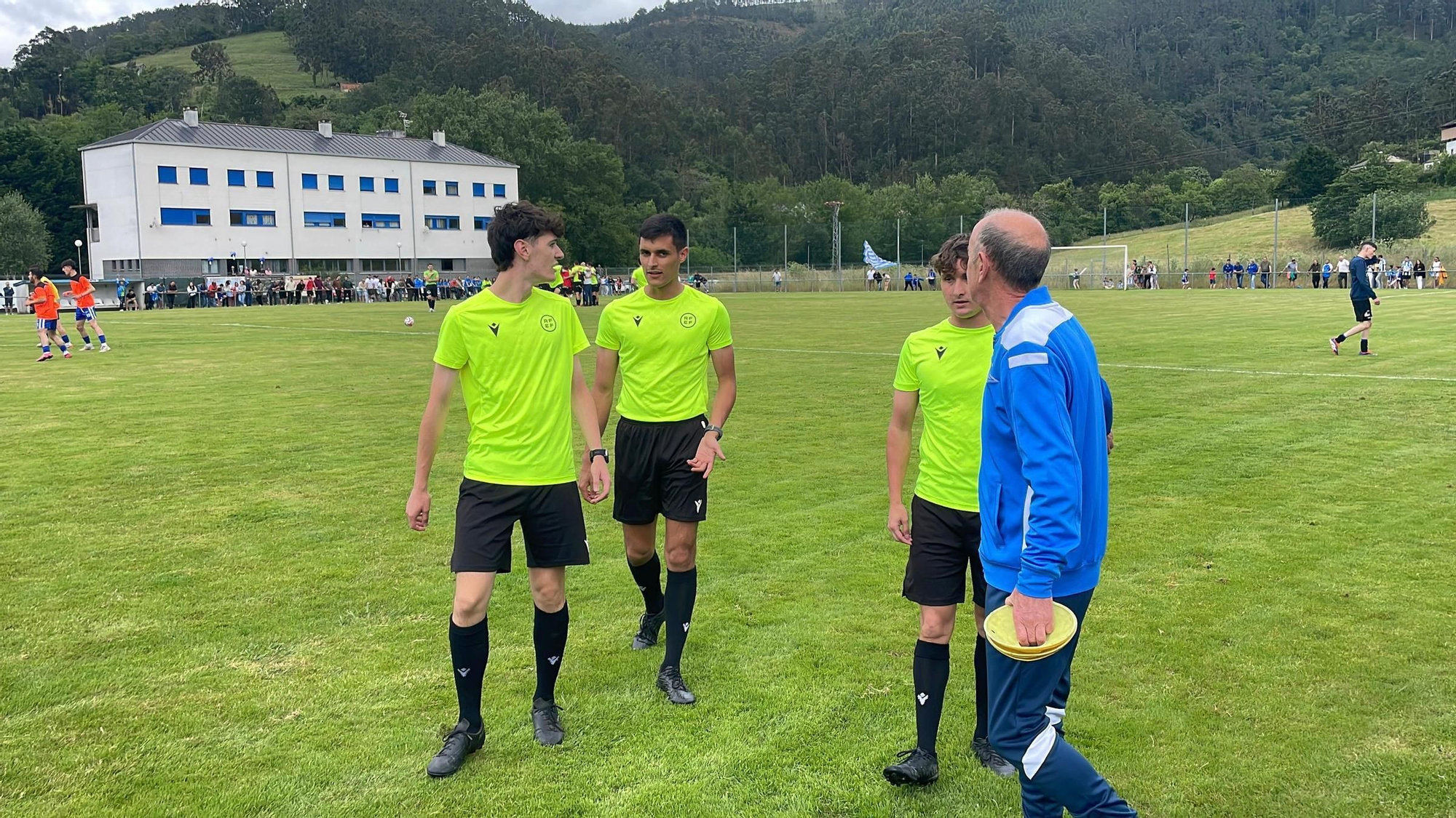 En imágenes: Así fue el duelo entre el Treviense y el Cornellana por un puesto en segunda