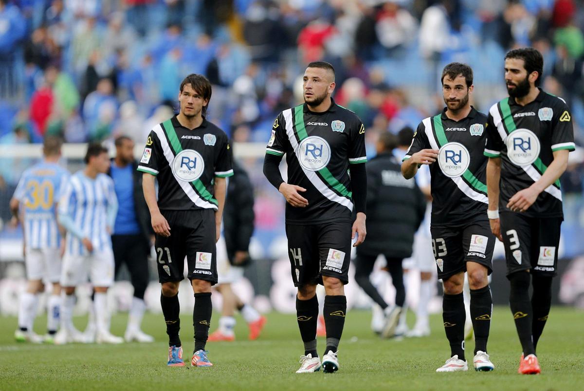 Ghilas, con Campadabal, Krhin y Crespo detrás, en un partido del Córdoba CF en la Primera de la 14-15.