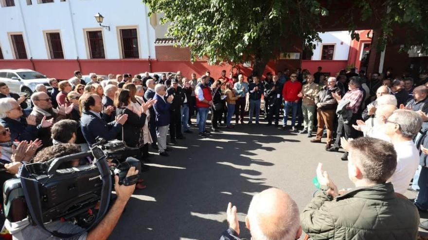 Concentración en Badajoz en apoyo a los policías desplegados en Cataluña