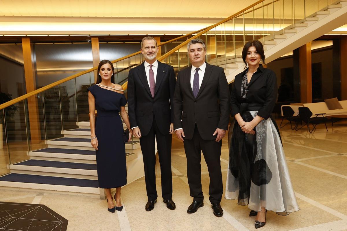 La reina Letizia, el rey Felipe con el presidente de Croacia y su mujer