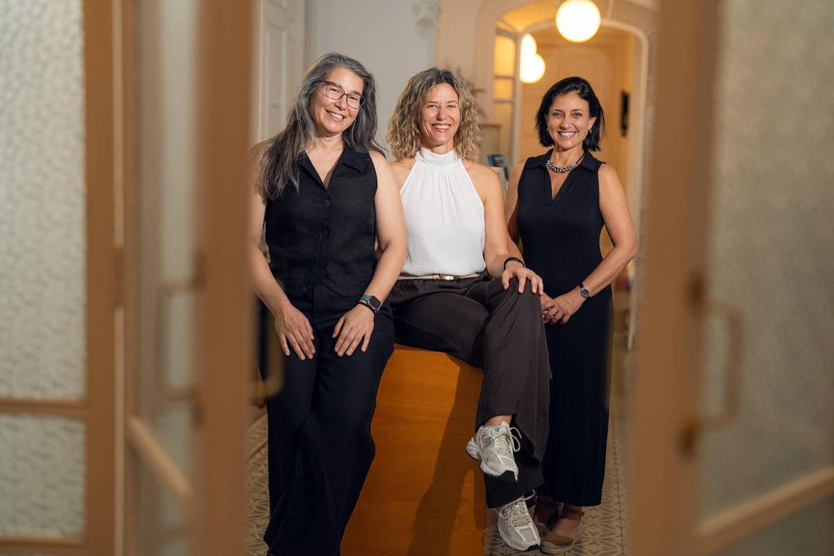De izquierda a derecha, Inés Ramírez, Laia Blanco y Stéphanie Kauffmann, las "RAPeras" especializadas en suelo pélvico.