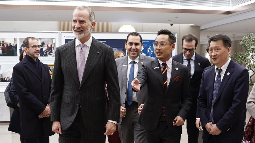 Los Reyes abren su visita a China con un espaldarazo a las empresas españolas