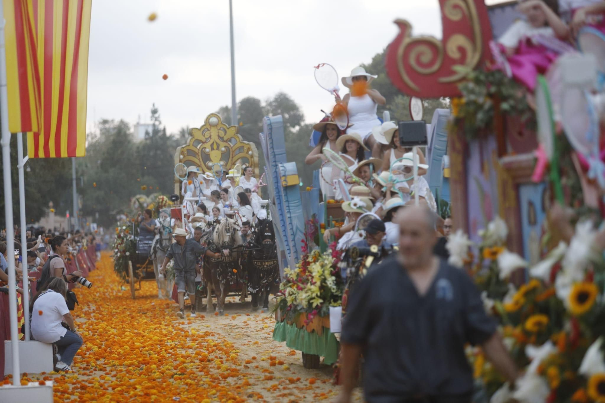 Así ha sido la Batalla de Flores en València 2024
