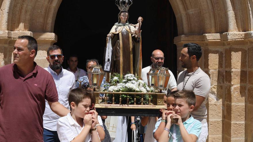 Creando escuela de cargadores de pasos en Zamora