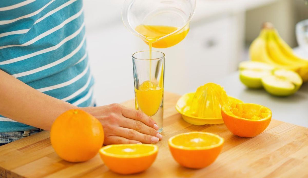 Prendre diàriament sucs naturals de fruita engreixa