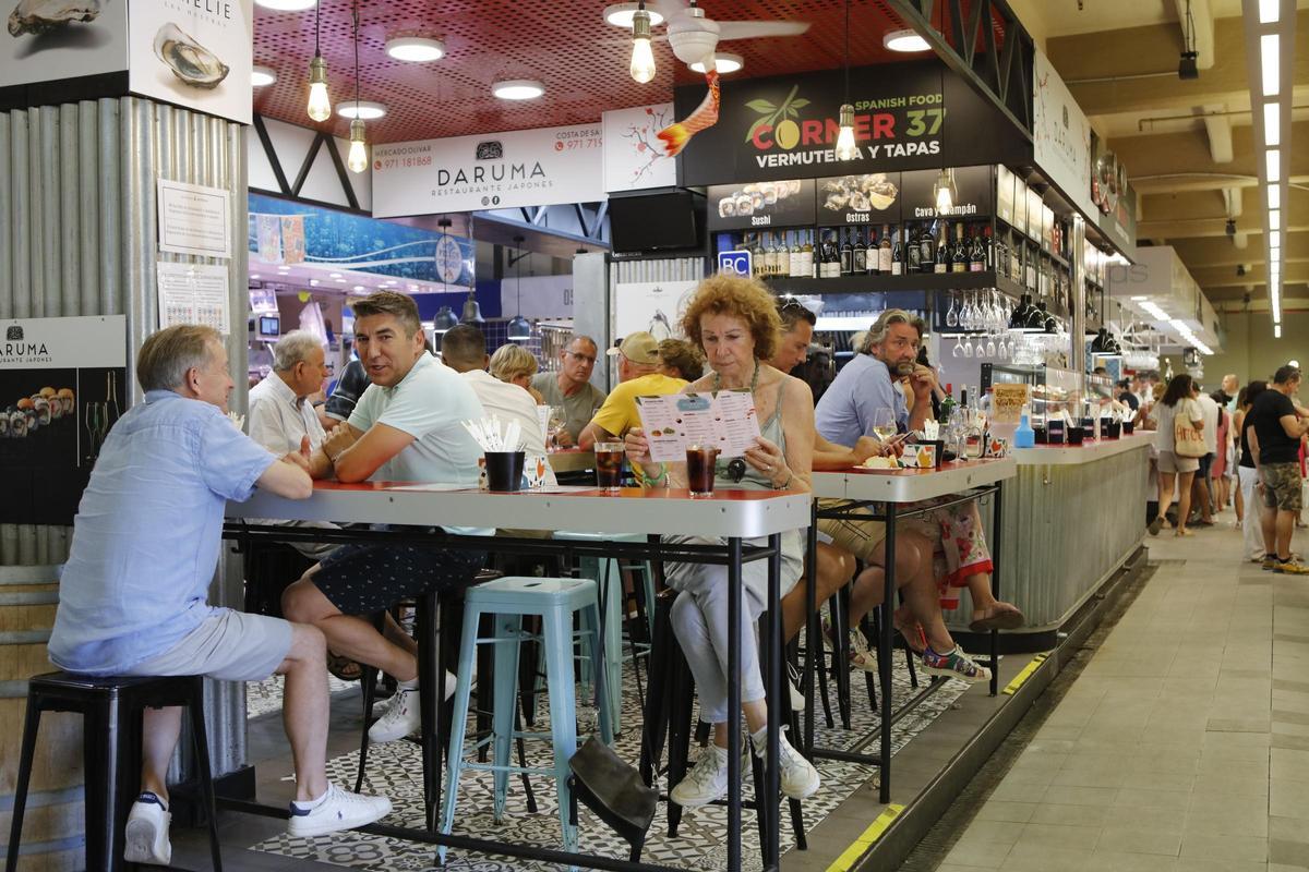 Vor allem im Mercat de l`Olivar ist die Auswahl an Essensständen groß.