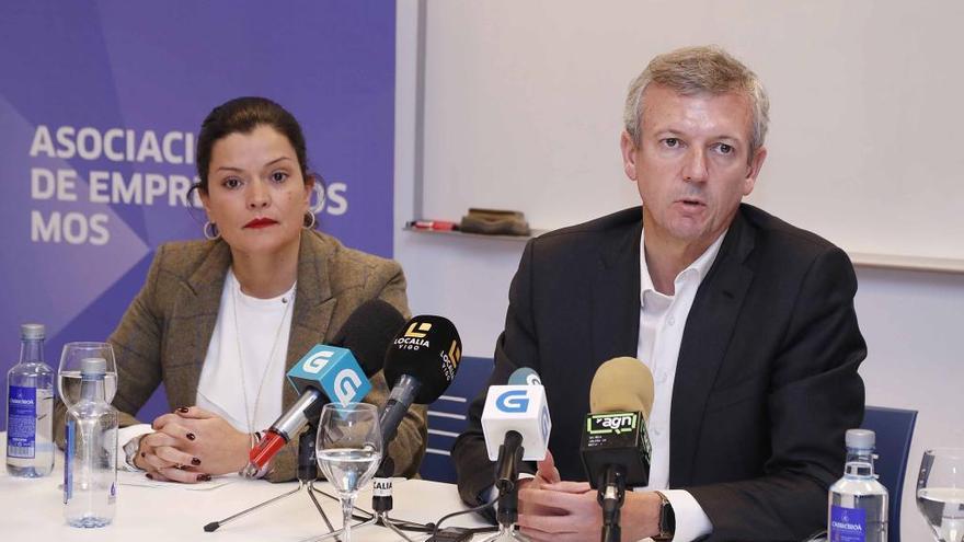 Nidia Arévalo y Alfonso Rueda, en el acto celebrado en Mos.