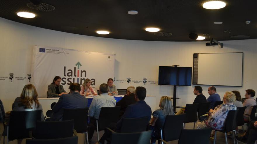 El gobierno lalinense se reunió ayer por la tarde con los dueños de las fincas afectadas.