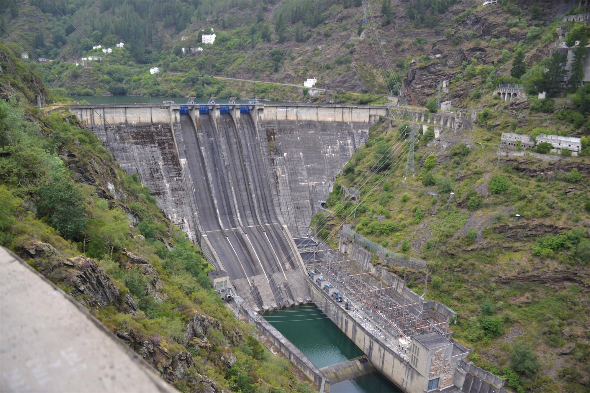 EN IMÁGENES: Dos miradas sobre el gran embalse de Grandas de Salime