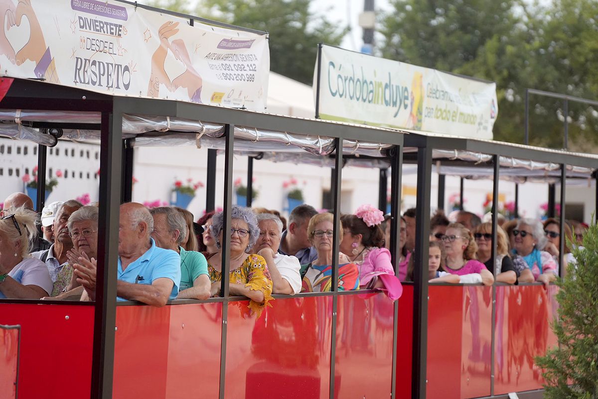 Un jueves brillante y soleado dispara la fiesta en El Arenal