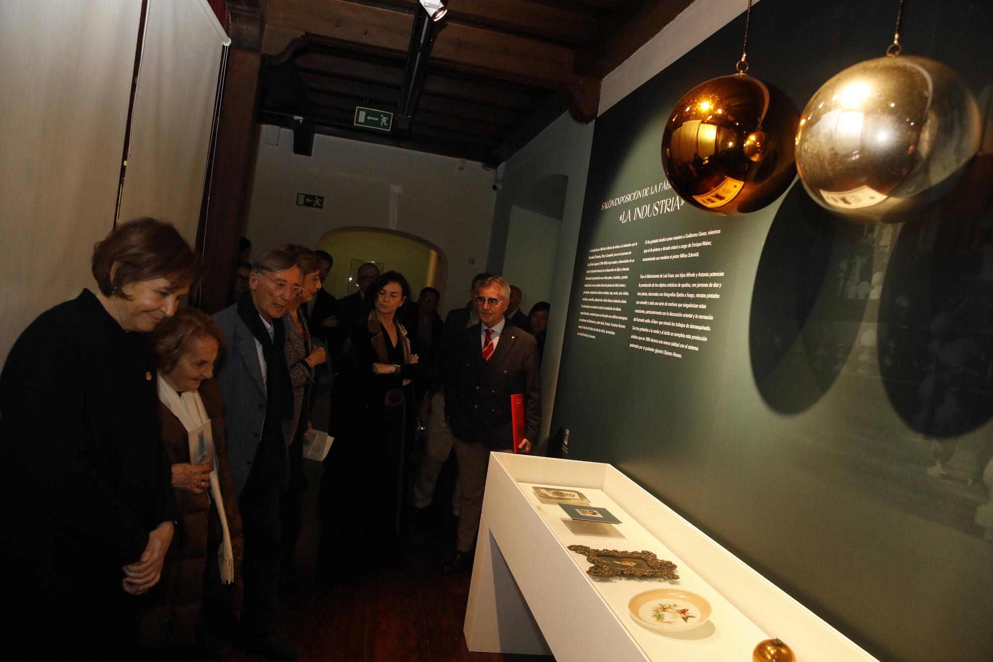 Inauguración de la exposición "Orto y Ocaso. Vidrio y loza en Gijón, siglos XVIII y XX" en el Palacio de Revillagigedo