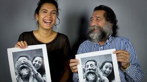 La cantant Alba Molina i el seu pare Manuel Molina interpreten la cançó ’Para mí’ en acústic per a EL PERIÓDICO.