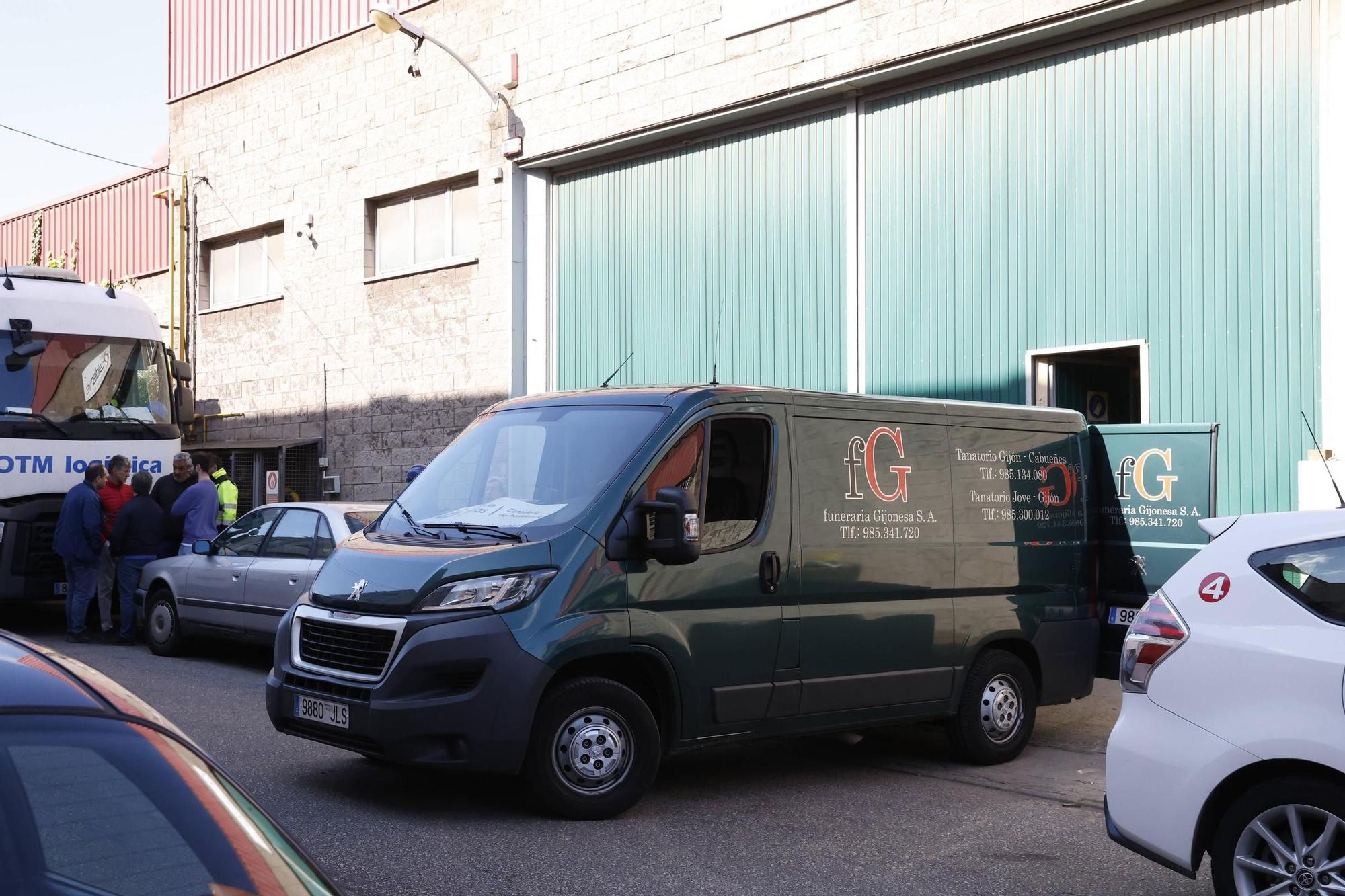 Fallece un trabajador en un accidente laboral al caer desde un tejado en Gijón