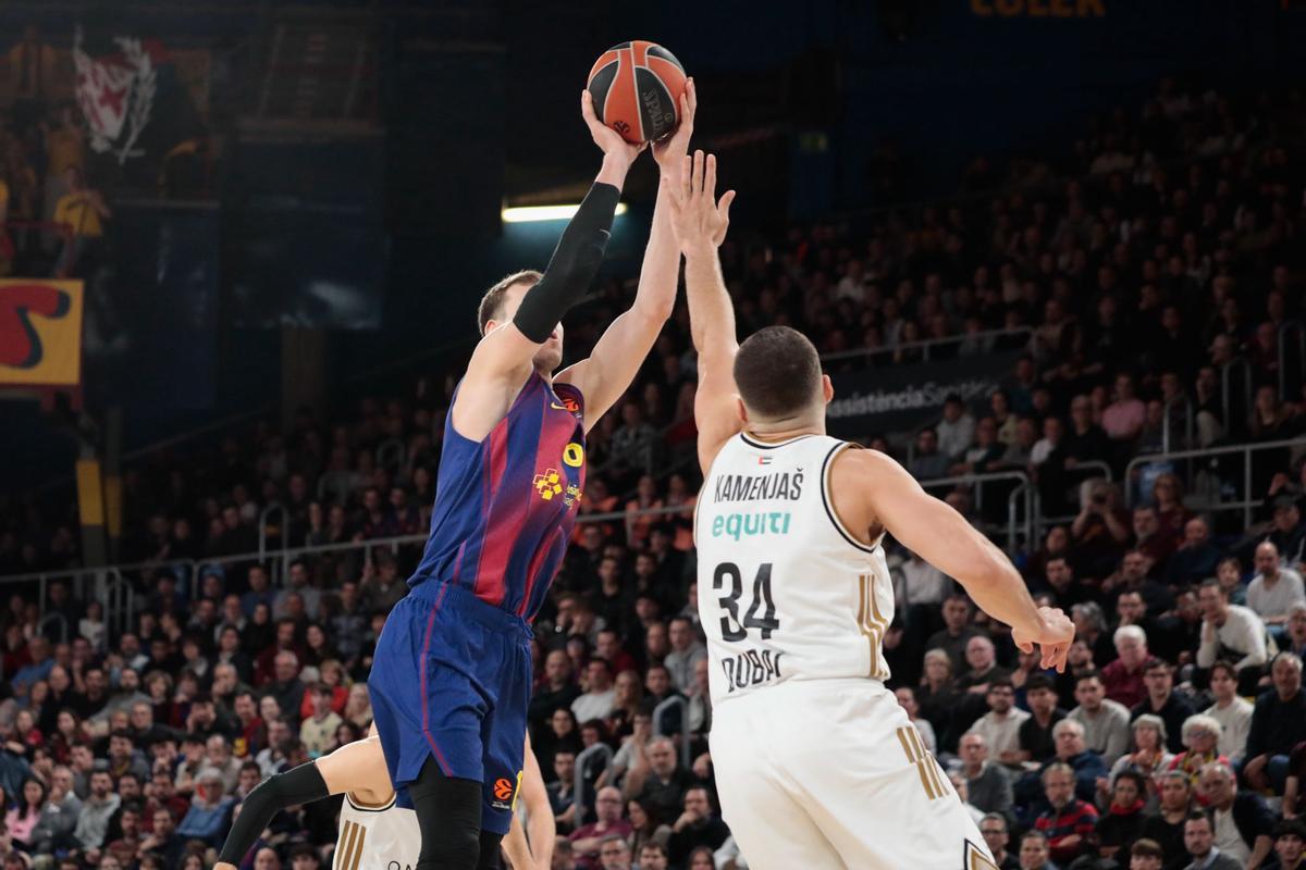 Vesely, en el Barça - Dubai de Euroliga