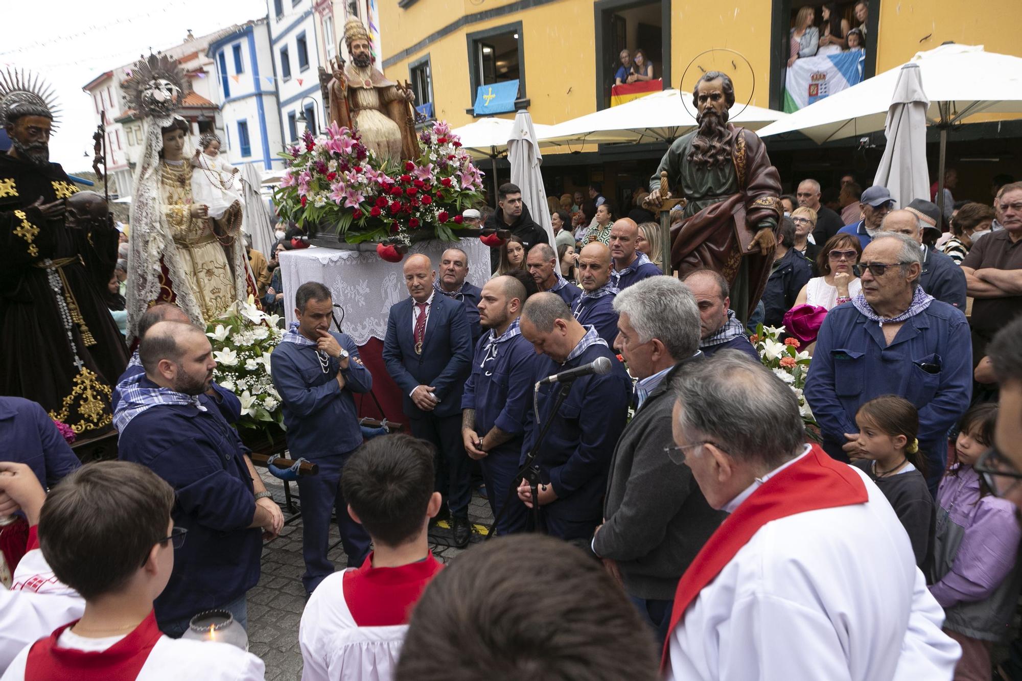 Cudillero se llena por el pregón de l'Amuravela, que invitó a "cantar ya bellar hasta quedanus sin fualgu"