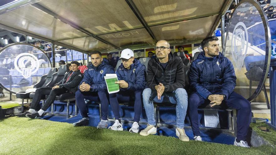 Beto entra en el exclusivo club de entrenadores que debutan con victoria en el Hércules