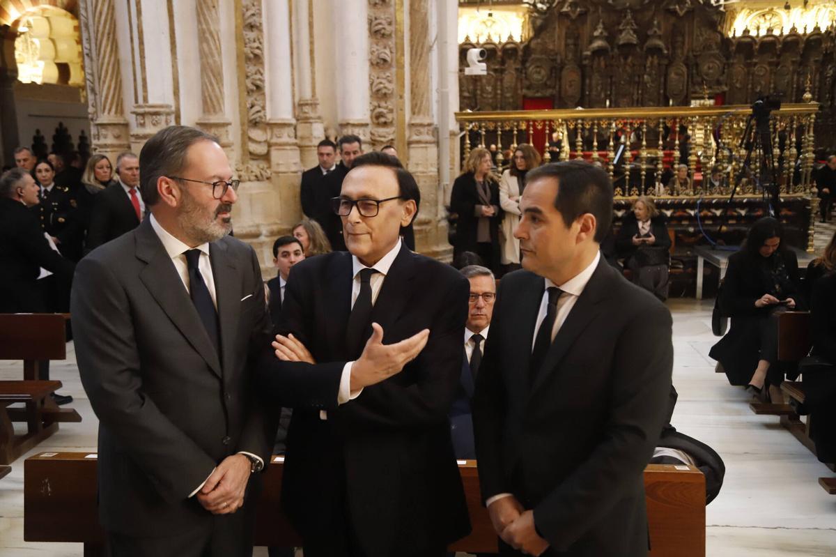 El obispo de Córdoba, Jesús Fernández, oficia la liturgia por los fallecidos en la tragedia ferroviaria El obispo de Córdoba, Jesús Fernández, oficia la liturgia por los fallecidos en la tragedia ferroviaria