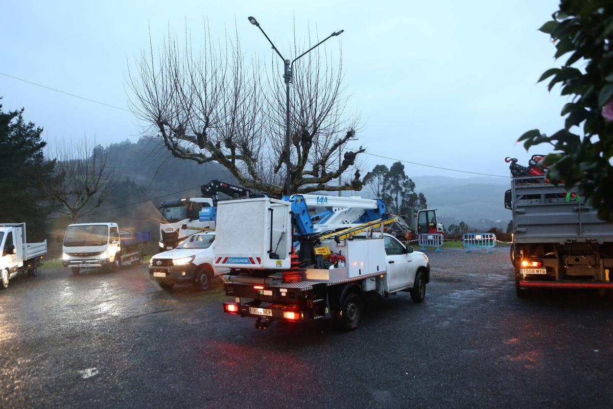 Un desprendimiento desplaza una torreta de media tensión en A Estrada y deja a vecinos sin luz durante horas