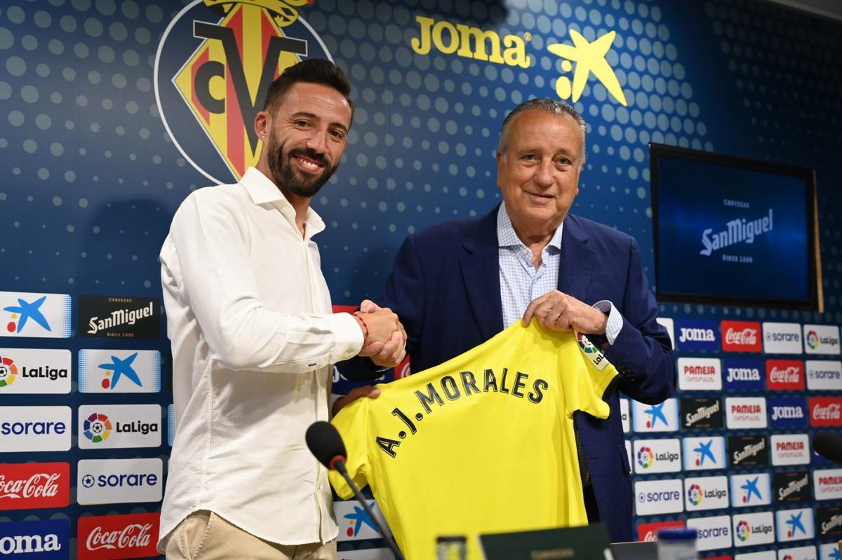 Morales, en su presentación como nuevo jugador del Villarreal.